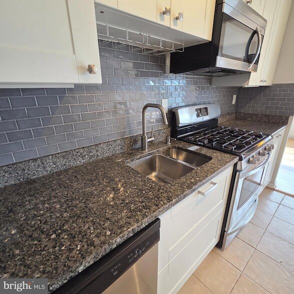 Building Photo - 2500 N Van Dorn St