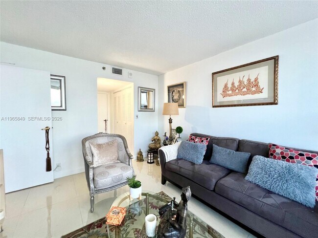 Building Photo - 7601 E Treasure Dr