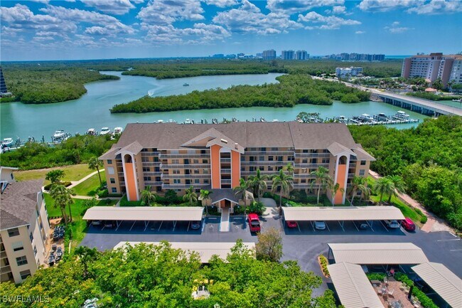 Primary Photo - 300 Horse Creek Dr