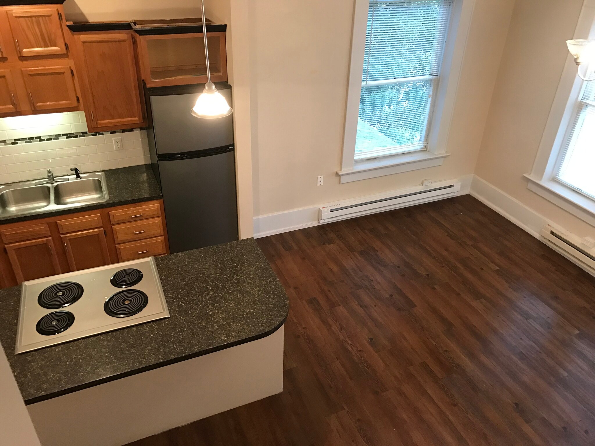 Building Photo - 801 S Main St