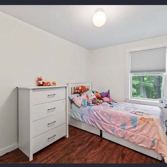 Bedroom 2 - 584 Chestnut Hill Rd