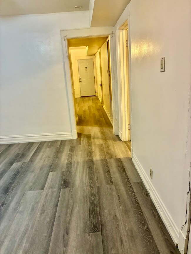 Building Photo - 1706 N Springfield Ave