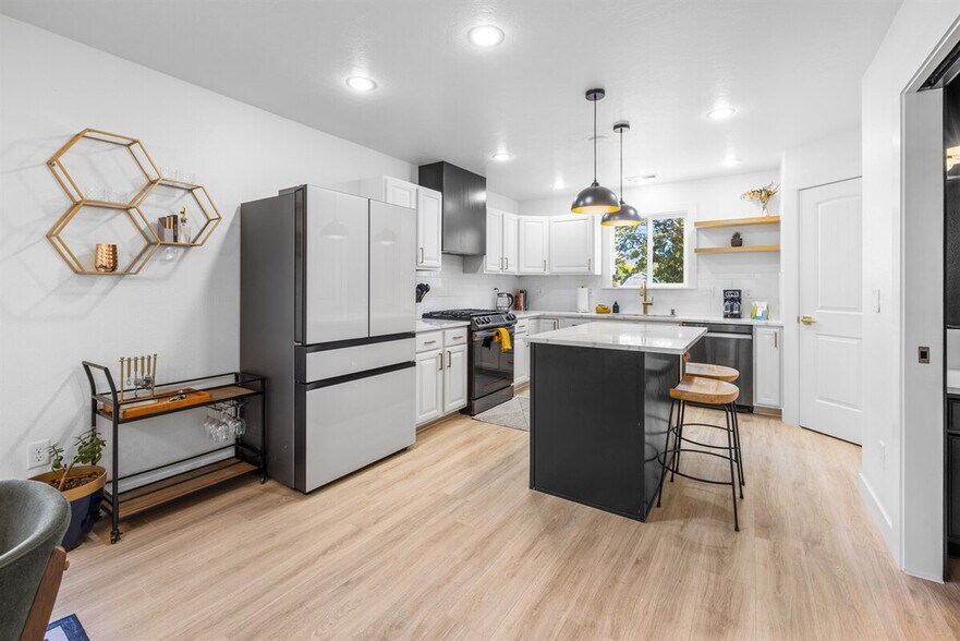 Building Photo - 2624 S Virginia Ave