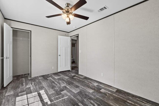 Building Photo - 6671 Hidden Oaks Dr