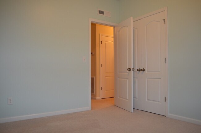 Building Photo - 532 Panorama Park Pl., Cary, NC - Bev Robe...