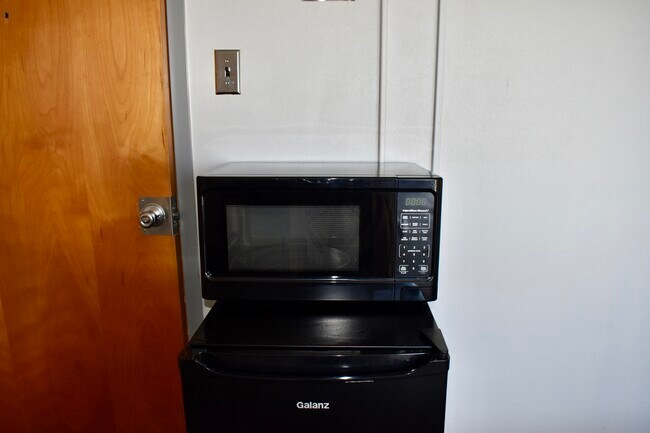 Building Photo - 274 Boulevard NE