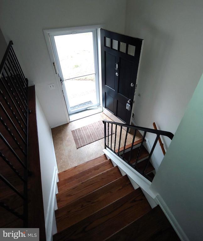 Primary Photo - 149 Northway