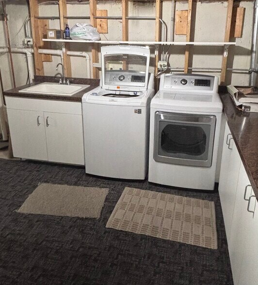 In-Unit Laundry - 4 N Pistakee Lake Rd