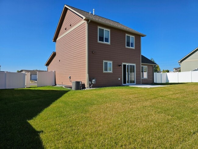 Building Photo - 906 Concerto Lane