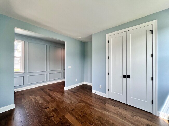 Building Photo - STUNNING and SPACIOUS!