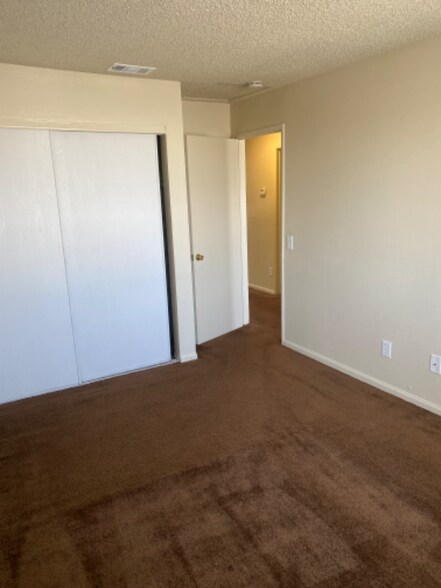 Building Photo - 404 Sierra Vista St