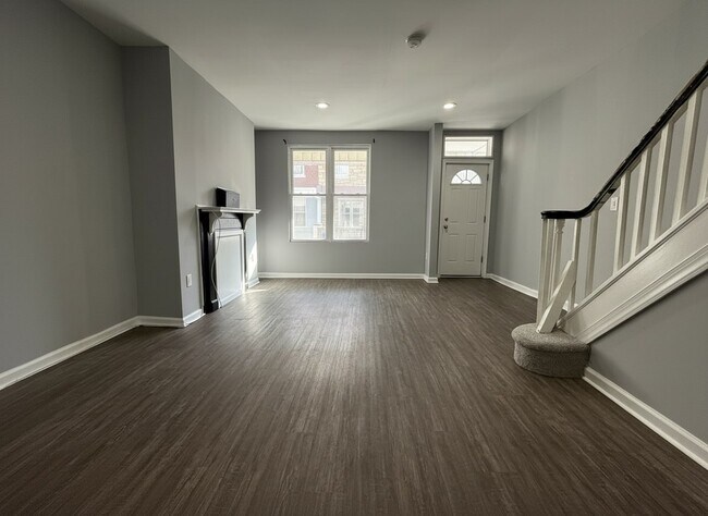 Primary Photo - 210 Horton St