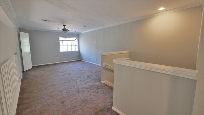 Building Photo - 8003 Oakwood Forest Dr