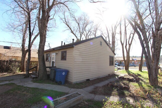 Building Photo - 1-Bedroom on Flagstaff’s Eastside | Single-Level Living
