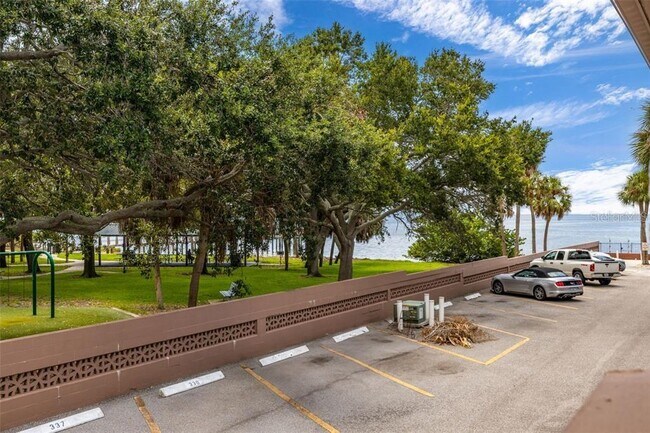 Building Photo - 650 Pinellas Point Dr S
