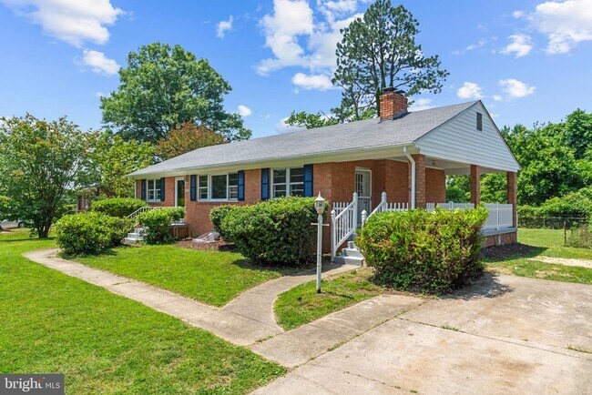 Building Photo - 5019 Leland Dr