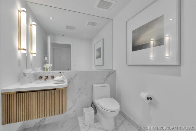 Building Photo - 525 N Fort Lauderdale Beach Blvd