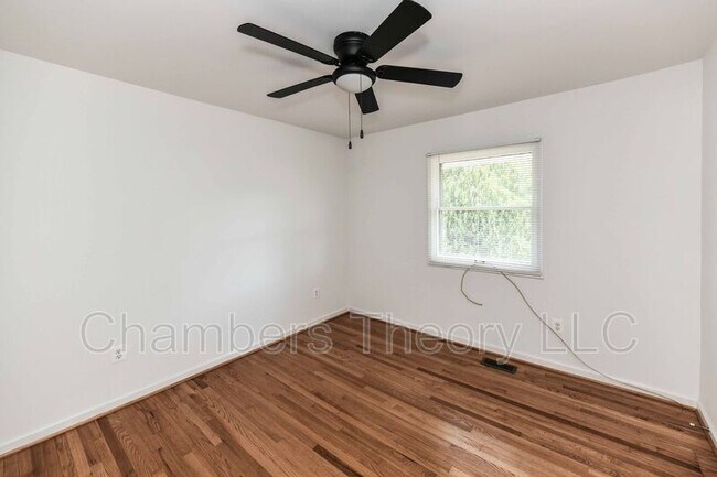 Building Photo - 1020 S Hoga Rd