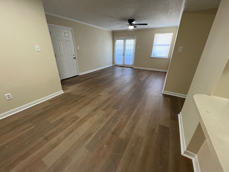 2 Bedroom 1 bath- Living/dining - Tiger Den Apartments