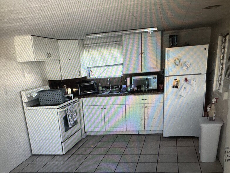 Building Photo - 4109 Nelson Ave