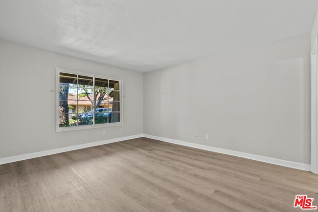 Building Photo - 26851 Oak Branch Cir