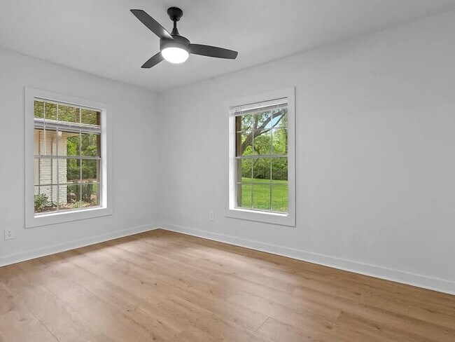 Building Photo - 3333 Meadow Hill Rd