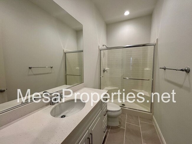 Building Photo - 10045 Goldenrod Ct