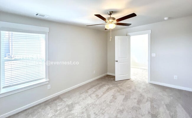 Building Photo - 1435 Firelight Wy