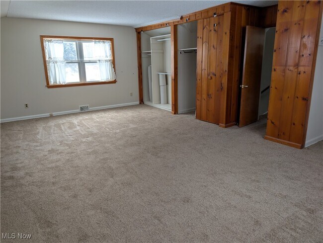 Building Photo - 703 Avondale St