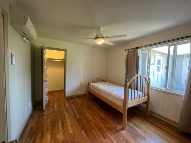 Building Photo - 1 bed, 1 bath Guest unit in Woodland Hills