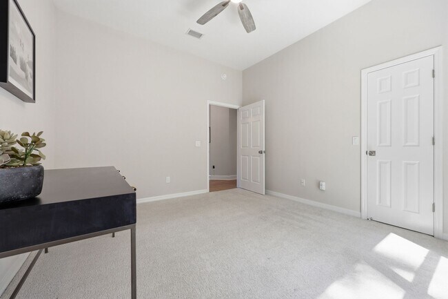 Building Photo - Luxury Golf Course Living in Haile Plantation | Fully Renovated 4BR Home in Gainesville