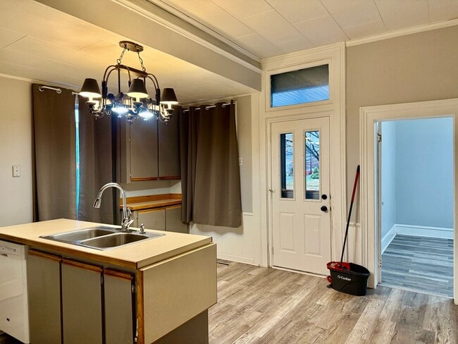 Building Photo - 1402 O Ave