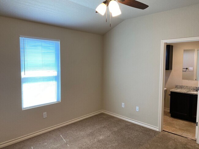 Building Photo - 14003 Fratelli Rd