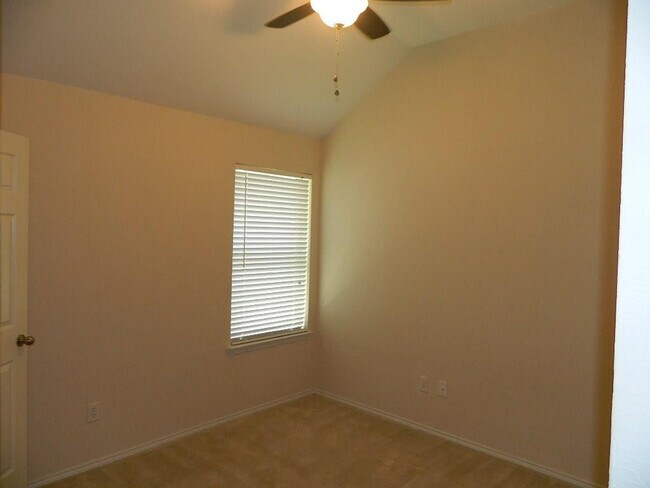 Building Photo - 1132 Honeywell Dr