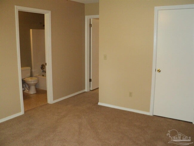 Building Photo - 417 Oak Knoll Ln