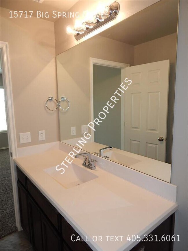 Building Photo - 15717 Big Spring Dr
