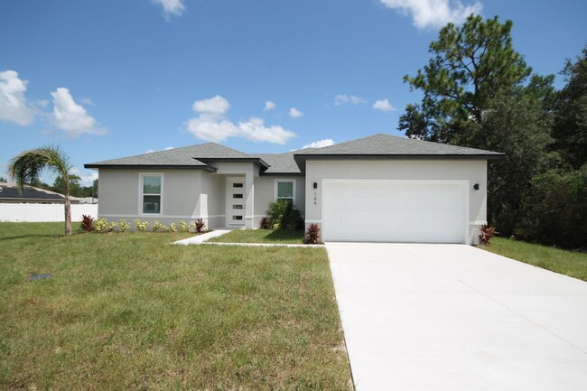 Primary Photo - GORGEOUS 4 Bedroom, 2 Bathroom Home in Poi...