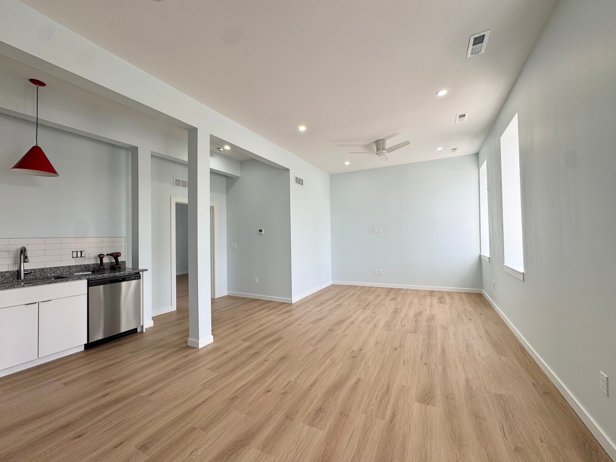 Building Photo - 517 Gillis St