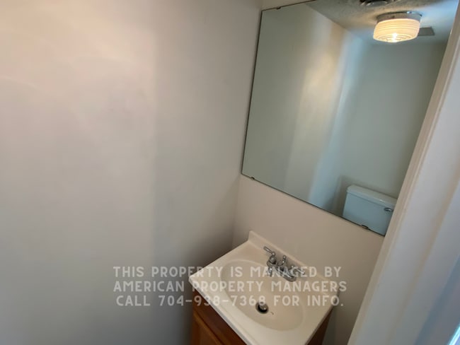 Building Photo - 1116 Arbor Dr