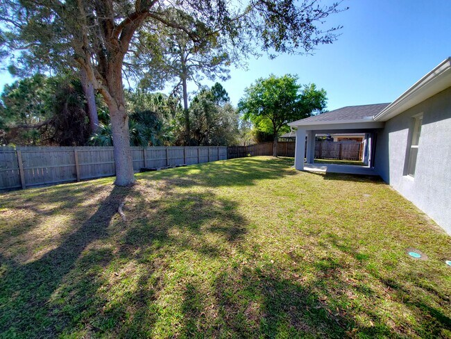 Building Photo - 5551 Cinnamon Fern Blvd