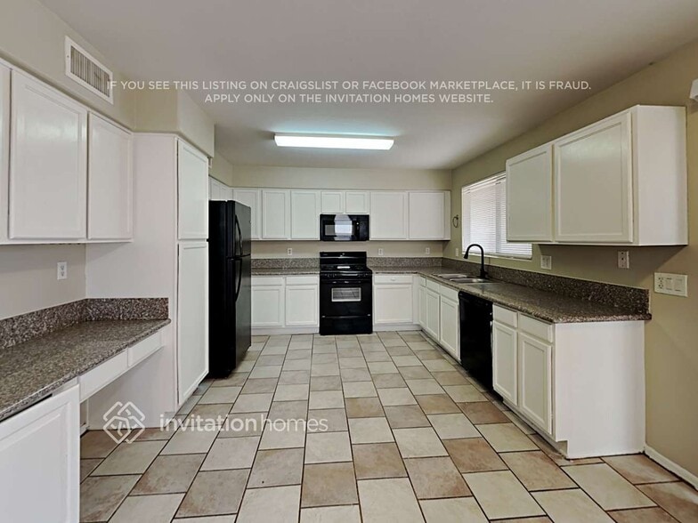 Building Photo - 11175 W Berkeley Rd