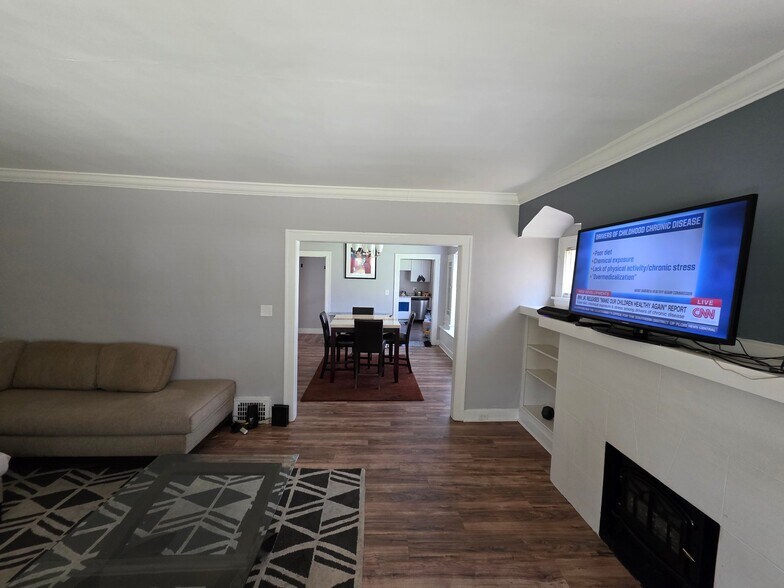 Building Photo - 2803 Avondale Ave