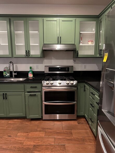 Stainless Steel appliances - 1317 W 49th St
