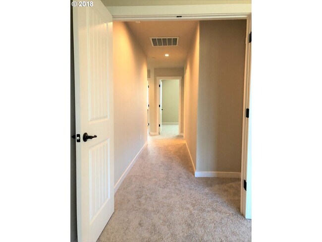 Building Photo - 3-Bedroom Home in SW Beaverton!