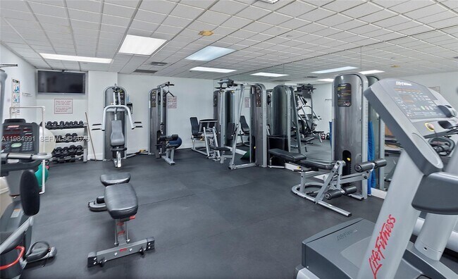 Building Photo - 9455 Collins Ave