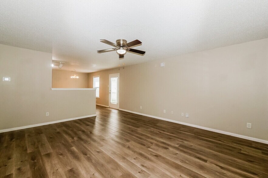 Building Photo - 936 Brookstone Dr