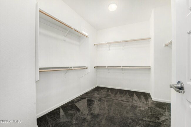 Building Photo - 1527 W Windhaven Ave