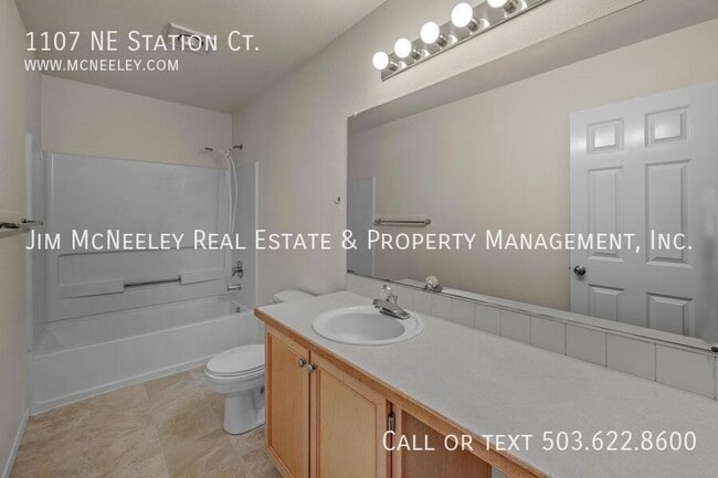 Building Photo - 1107 NE Station Ct