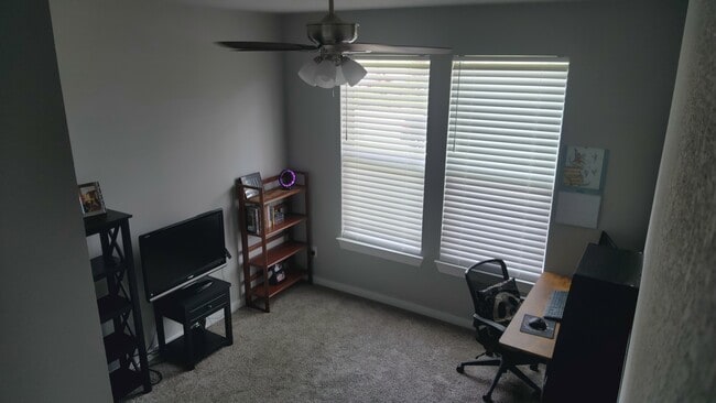 Building Photo - 1025 E Coral Way