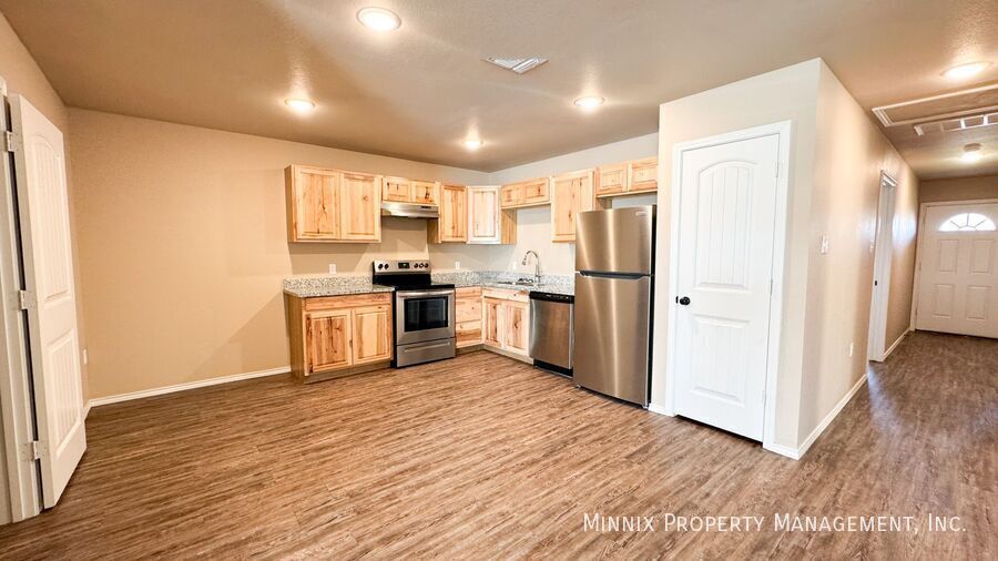 Building Photo - 2520 N Ave O